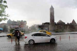 Erzurum’da Kuvvetli Yağış Sele Neden Oldu