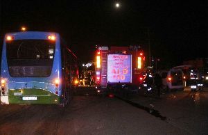 Halk Otobüsü İle Kamyonet Çarpıştı: 6 Yaralı Var