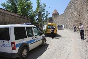 Erzurum'da Araçtan Hırsızlık