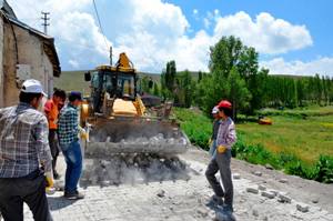 Palandöken Belediyesi'nden Tepe Köyüne Ve Börekli Köyüne Kilit Taşı