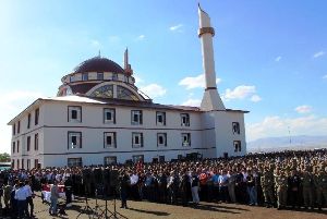 Erzurum’da Şehit Astsubayın Cenaze Törenine Binlerce Kişi Katıldı