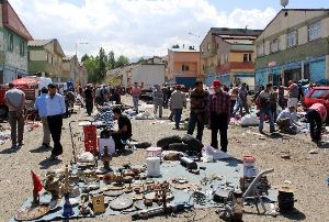 Erzurum'da Dar Gelirlinin Umudu Bat Pazarı