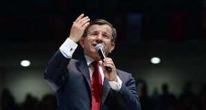 AK Parti'de Ahmet Davutoğlu Yeniden Genel Başkan Seçildi