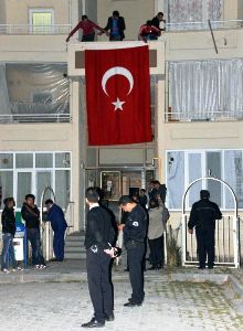 Erzurum'daki Şehit Ailesine Acı Haber Verildi