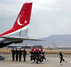 Erzurum Şehidini Karşıladı