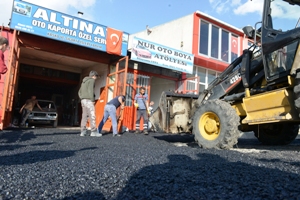 Dükkanlarının Önü Asfaltlanan Sanayi Esnafı Mutlu