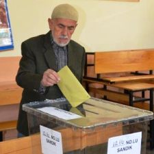 TÜRKİYE 5 AY SONRA YENİDEN SANDIK BAŞINDA !