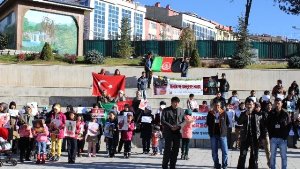 Erzurum'da yaşayan Afganlılardan 'teröre hayır' protestosu