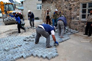 Palandöken Belediyesi Köy Sokaklarını Kilit Taş İle Nakış Nakış İşledi