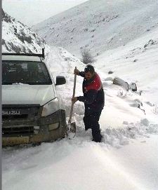 Aras Edaş Ekipleri Kar Ve Buz Dinlemedi