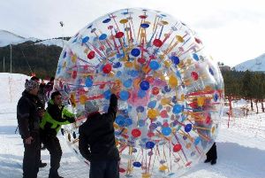 Palandöken’in Yeni Eğlencesi ’human Bowling’