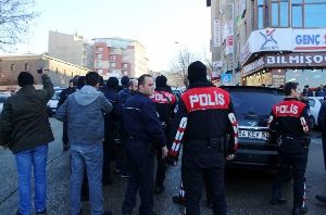 Erzurum'da ki Aile Kavgasının Taraflarının Aracından Cephane Çıktı