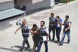 Flaş... Erzurum'da 14 Kişi Gözaltına Alındı...