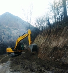 BÜYÜKŞEHİR, KIRSALDA YOL YAPIYOR