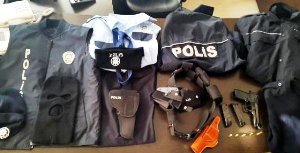 Erzurum'da Polis Üniforması Giyip Esnafı Dolandırdı