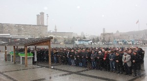 Erzurum'da vahşice öldürülen Neslihan son yolculuğuna uğurlandı