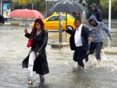 Erzurum'da Sağanak Yağış Sele Neden Oldu