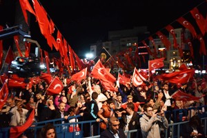 SEKMEN 'DADAŞLAR DOSTA GÜVEN DÜŞMAN KORKU VERİYOR'