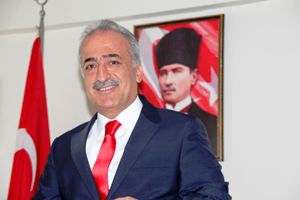 Atatürk Üniversitesi Rektörü Prof. Dr. Çomaklı: Adalet ve liyakatten taviz vermeyecek ve vatanına, milletine ihanet etmeyen herkesin rektörü olacağım.
