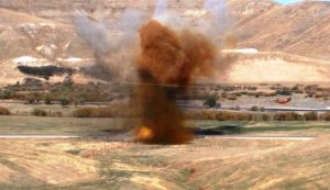Erzurum'da Yola Tuzaklanmış Bomba İmha Edildi
