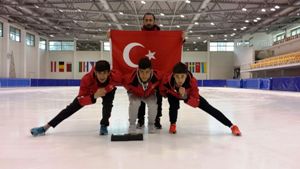 TÜRKİYE SHORT TRACK MİLLİ TAKIMININ ÜÇ SPORCUSU PALANDÖKEN BELEDİYESİ'NDEN