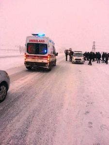 Erzurum’da İki Ayrı Trafik Kazasında 2’i Özel Harekatçı 9 Kişi Yaralandı