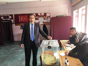 BAŞKAN BULUTLAR REFERANDUM OYUNU KULLANDI