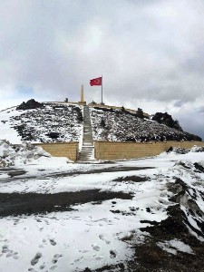 Erzurum'a Mayıs Karı