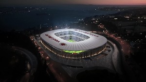 Flaş... Flaş... Final İstanbul Vodafone Arena'da
