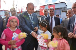 Vali Azizoğlu Karayazı İlçesi  Elmalıdere  Karakolunda Mehmetçikle İftar Yemeğinde Bir Araya Geldi