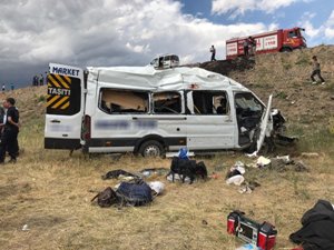 Erzurum'da düğün yolunda feci kaza: 1 ölü, 10 yaralı