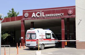 Erzurum'da Hasta Bakıcı Hastane Müdürüne Döner Bıçağıyla Saldırdı