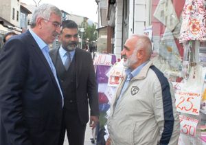 Ak Parti Erzurum İl Başkanı Mehmet Emin Öz, Taşmağazalar Esnafını Ziyaret Etti
