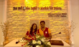 Erzurum'da Fanatik Çift Nikah Masasına Galatasaray Formasıyla Oturdu