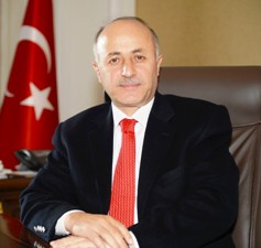 VALİ AZİZOĞLU: 'ÖĞRETMENLERİMİZİN ÖĞRETMENLER GÜNÜNÜ İÇTENLİKLE KUTLUYORUM'