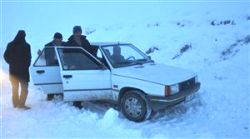 Erzurum'da araçlar mahsur kaldı...