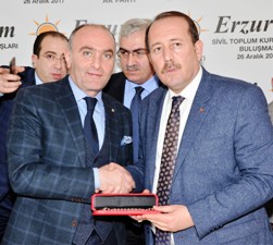 STK TOPLANTISINDA KONUŞAN ETSO MECLİS BAŞKANI ÖZAKALIN; “SIKIŞAN POZİTİF ENERJİMİZİ ORTAYA ÇIKARALIM”