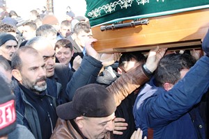 Aksakallı Paşa’nın kardeş acısı...Cenaze namazına binlerce Erzurumlu katıldı