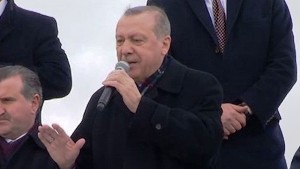 Erdoğan: Kapıları açsak kaçacak delik ararsınız