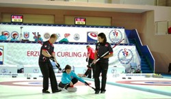 Curling Genç Milli Takımı Çek Cumhuriyeti'ne Gitti