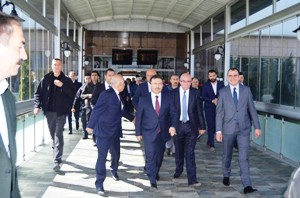 Altınok Erzurum’da, AK Parti İl başkanlığını ziyaret etti