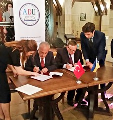 Rektör Çomaklı “Haydar Aliyev: Çok Kültürlülük ve Hoşgörü” İdeolojisi konulu konferansa katıldı