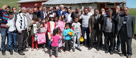 BAŞKAN ÖZ: “DADAŞLAR 24 HAZİRAN’DA YEDİ DÜVELE DEMOKRASİ DERSİ VERECEK”