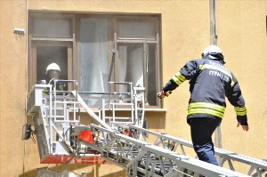 Erzurum'da Eski Hastane Binasında Yangın