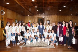 Rektör Çomaklı, Türkçe Yaz Okulu öğrencilerini kabul etti