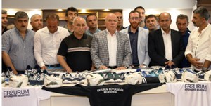 BÜYÜKŞEHİR’DEN AMATÖR FUTBOL KULÜPLERİNE MALZEME DESTEĞİ