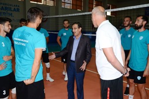 PALANDÖKEN BELEDİYESİ VOLEYBOL TAKIMI YENİ SEZON HAZIRLIKLARINI SÜRDÜRÜYOR