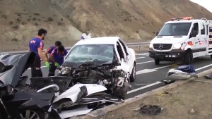 Erzincan'da katliam gibi kaza: 3'ü çocuk 7 ölü