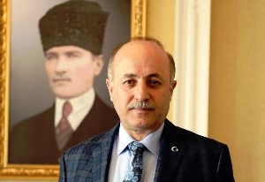 Vali Azizioğlu: 'Türkiye Cumhuriyeti’ni onurla korumanın yolu milletçe kenetlenmektir'