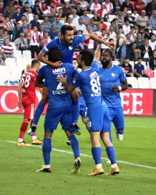 Sivasspor, Evinde Konuk Ettiği Erzurum Büyükşehir Belediyespor ile 2-2 Berabere Kaldı